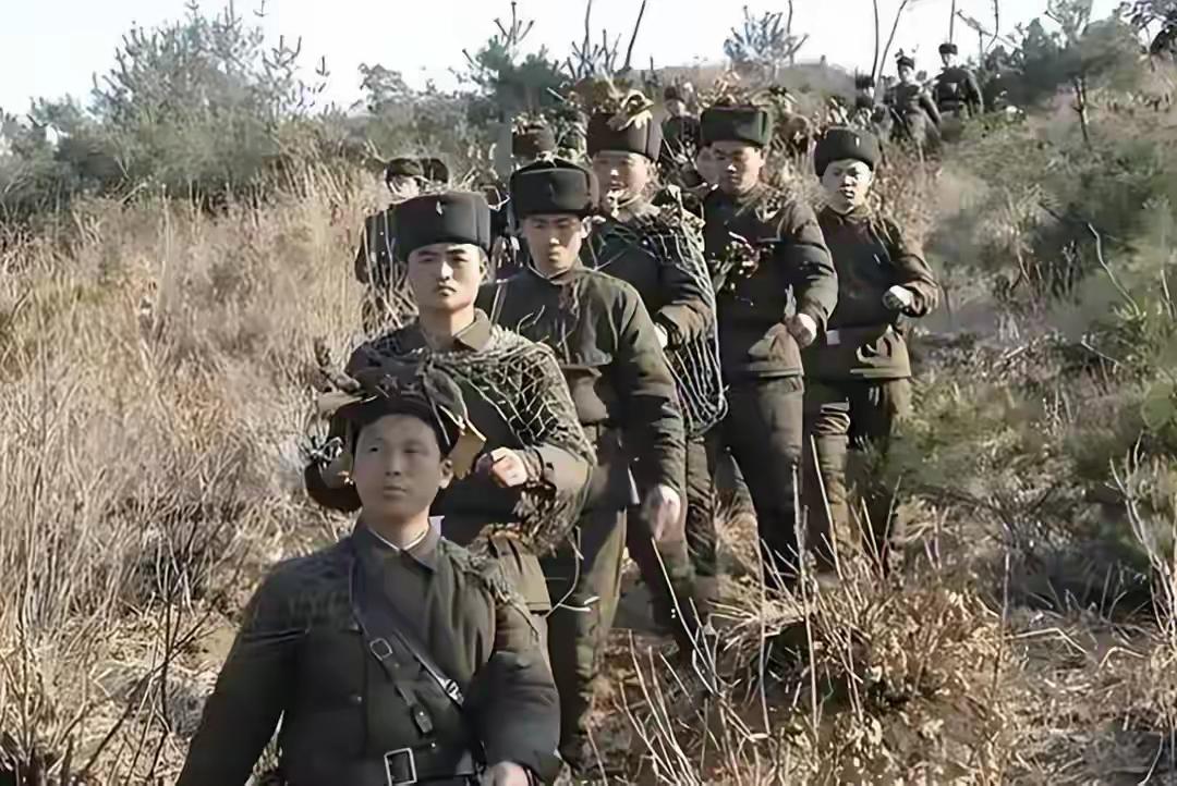 ​乌克兰总统泽连斯基并没有认识到问题的严重性。这时候，他将两名朝鲜籍战俘交给韩国