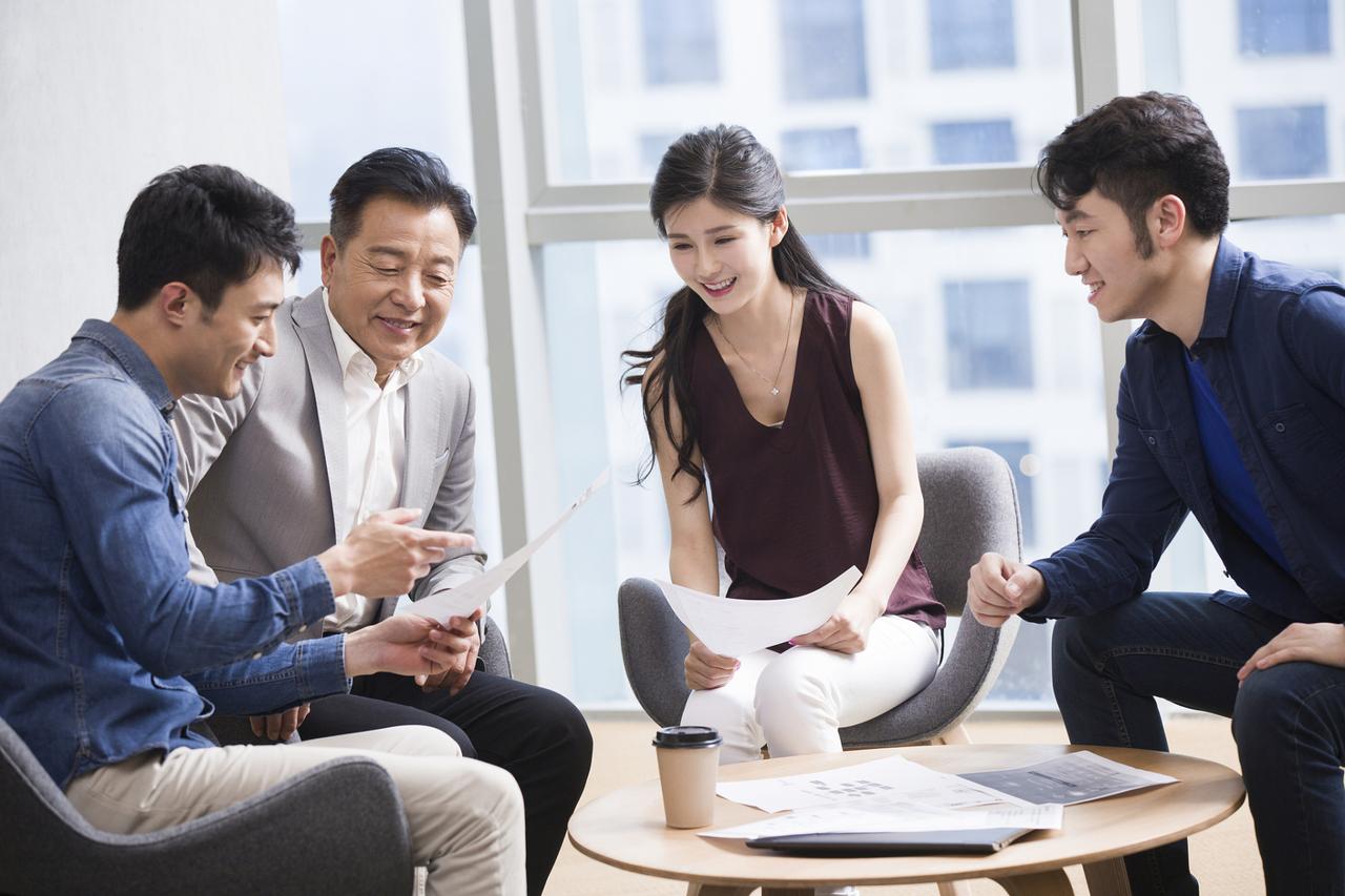 不能深交的人还真不少。只懂索取的人，就像吸血虫，你帮他成了理所当然，你有事他就消