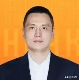 卢伟赛后接受采访说，我现在最大的责任就是让来现场看球的上海球迷高高兴兴的回家。从