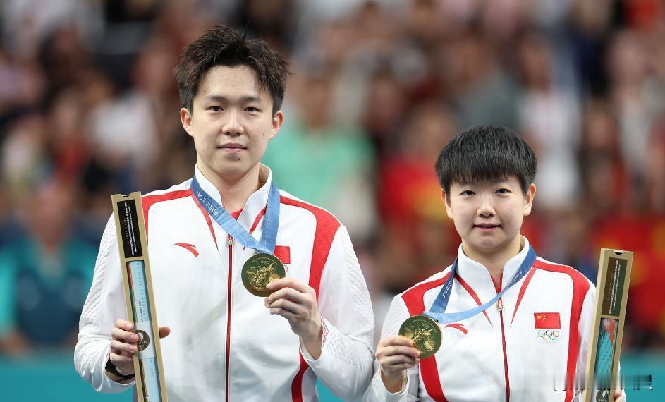 下联：睡到天明梦真香。