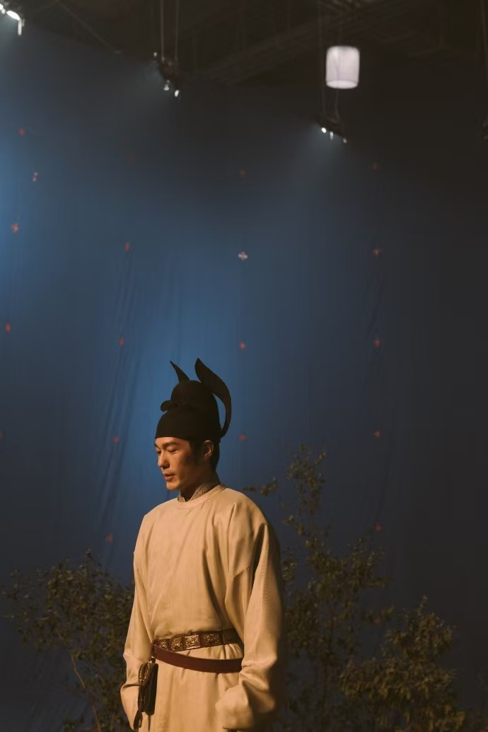 白宇演忧郁男太权威了 白宇演忧郁男太权威了！将钱弘俶的忧郁刻进骨子里，六哥离世后