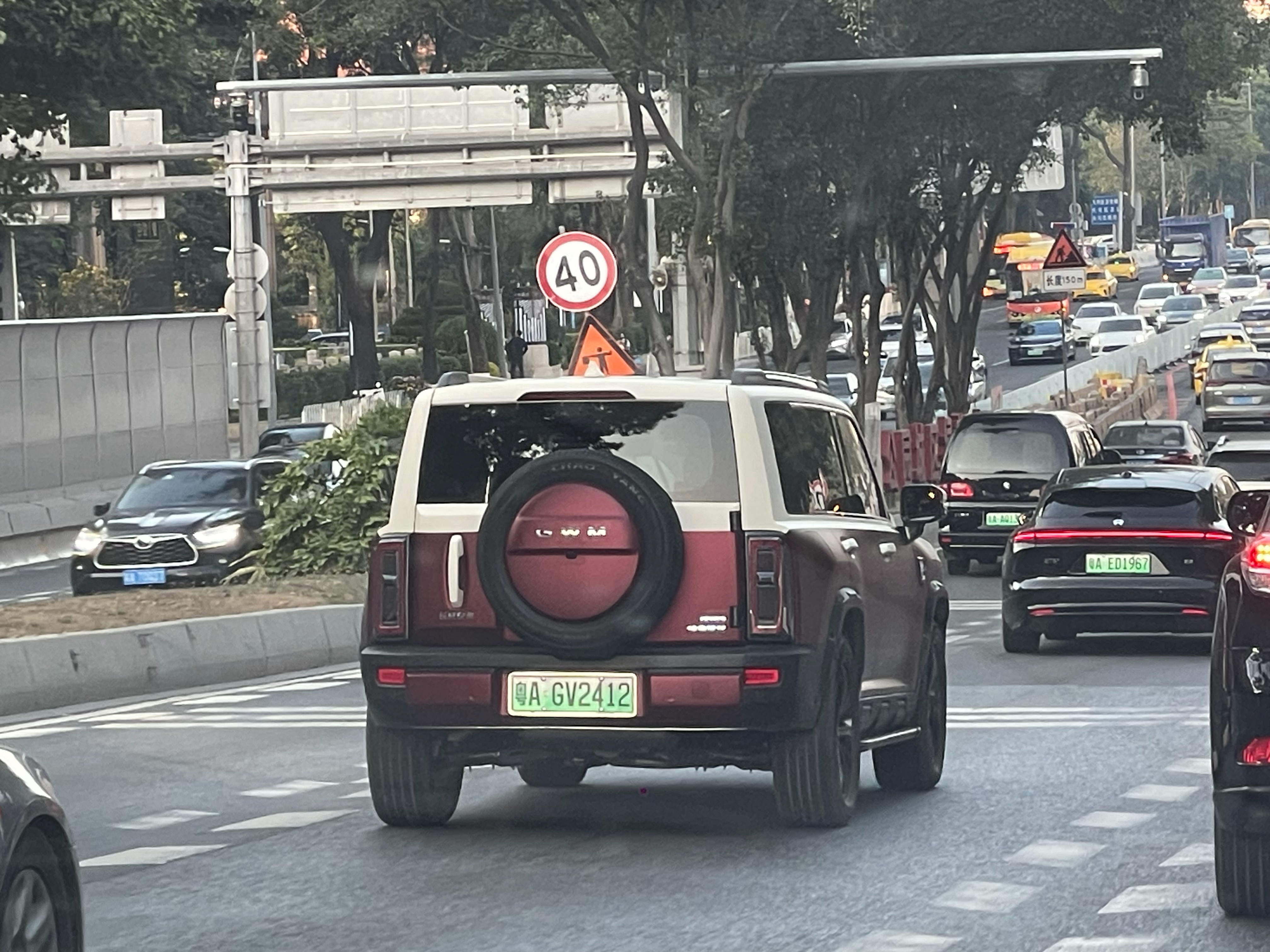 这个双拼色贴膜，看起来至少贵多十万块我和汽车的日常