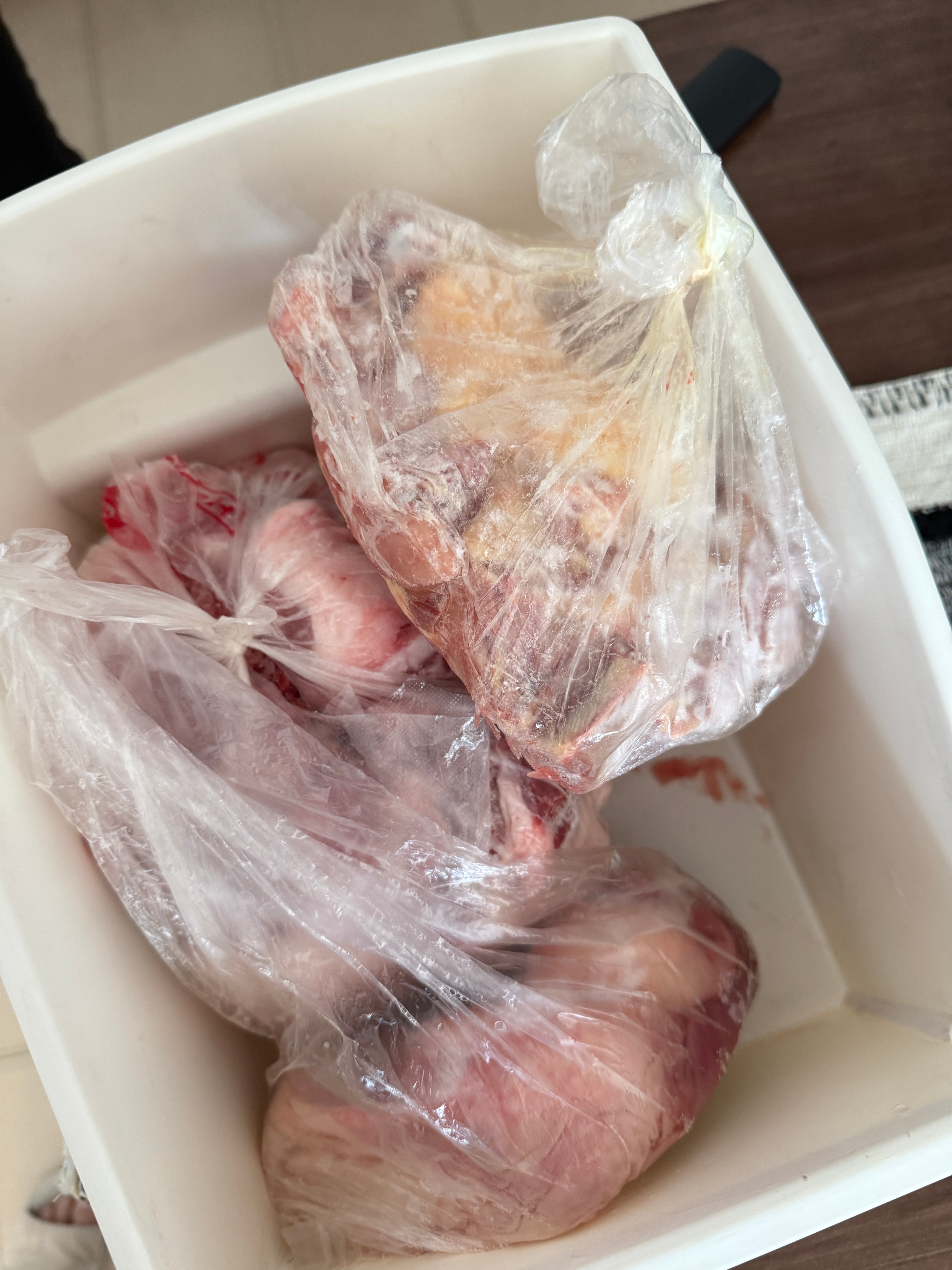 我妈带着一堆食材！从湖北风驰电掣的赶来了小高又有幸福日子了哈哈哈哈哈哈哈哈哈今天