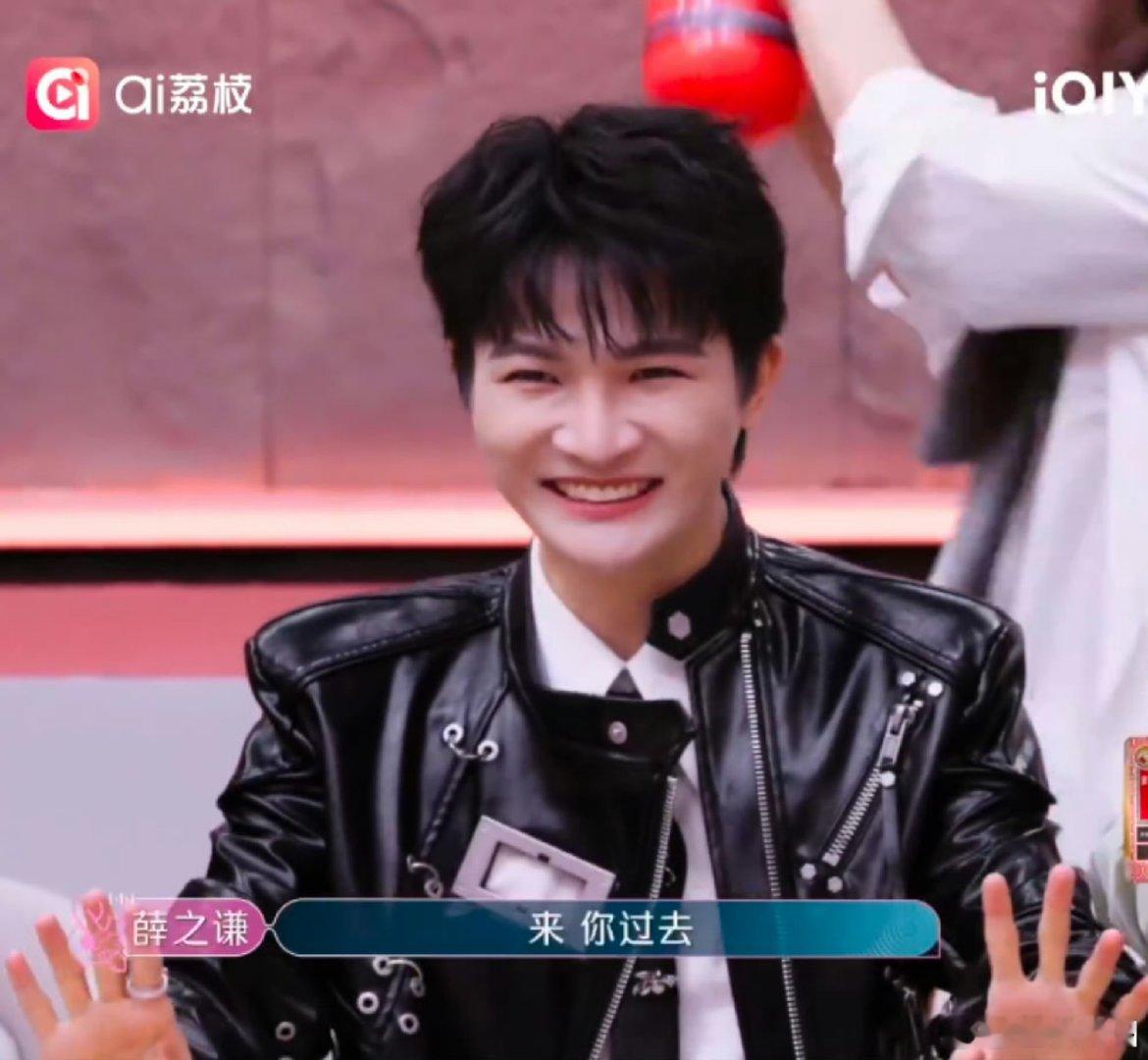 周深爬出两里地了音乐缘计划EP6歌手集结欢乐多！五人排队挨道具打开启演技比拼，周