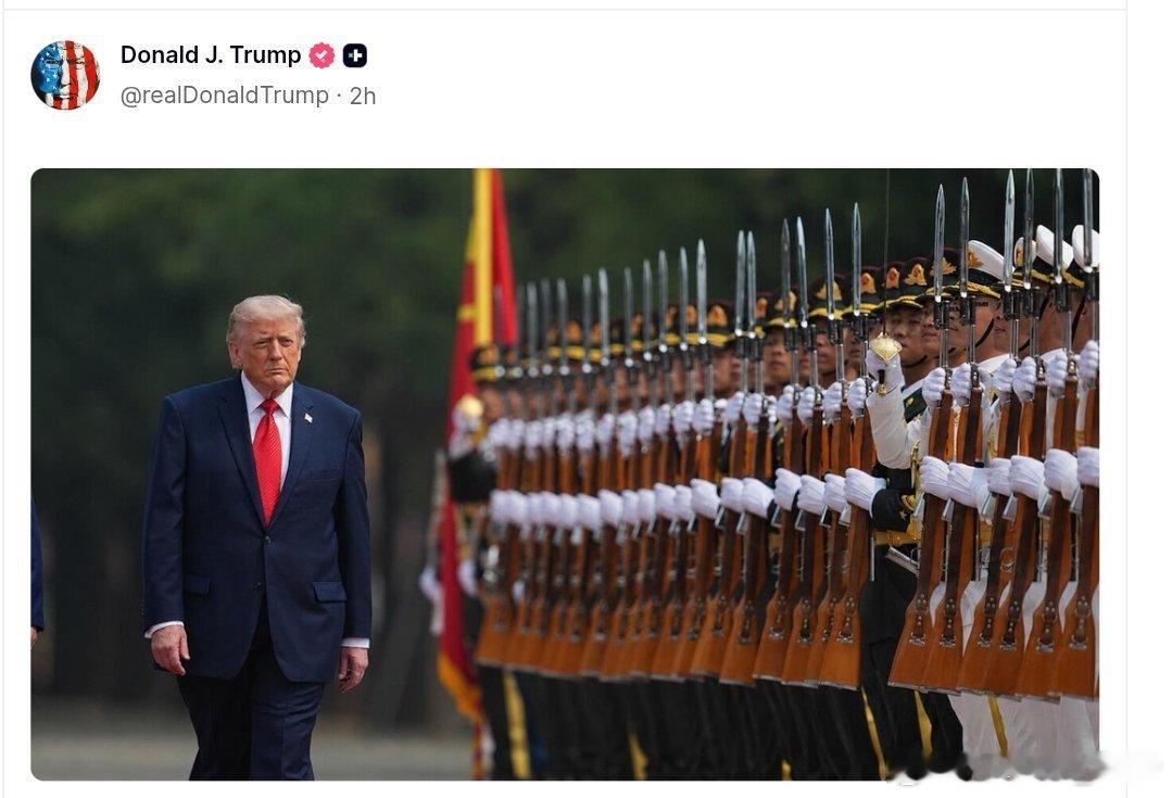 特朗普发布了一系列访华照片。这是其中之二。 