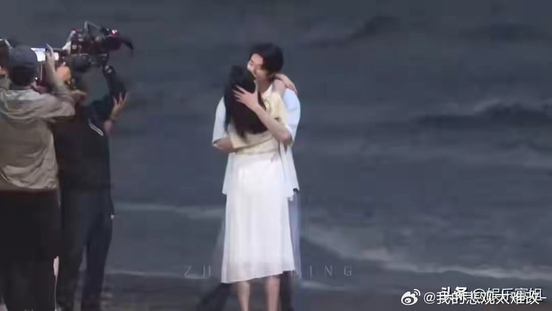 《我与爱同谋》关晓彤、林一海边吻戏，唯美又浪漫，又被甜晕了！ 