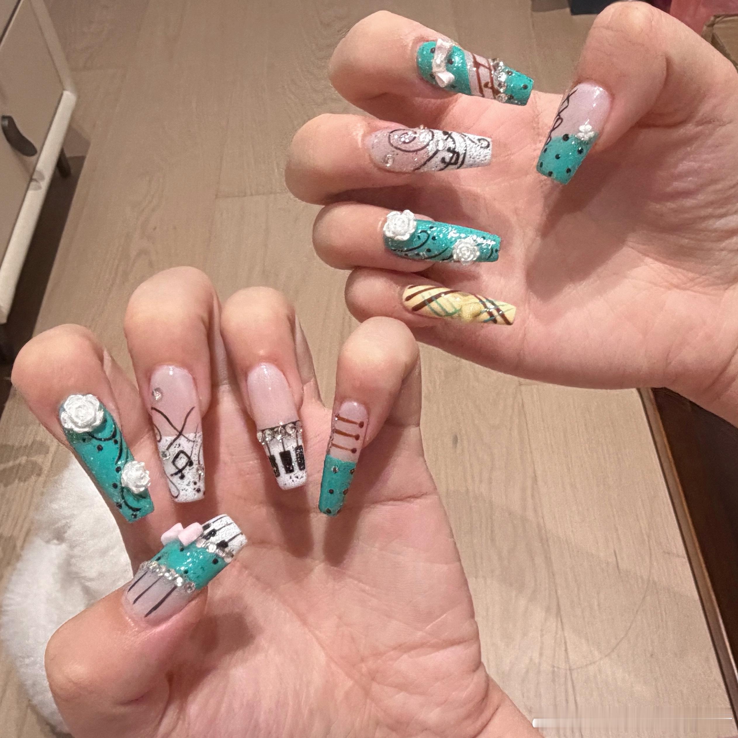 💅🏻38544迫不及待地和草莓们分享一下在浙f小镇上1.98还包后期卸甲片的