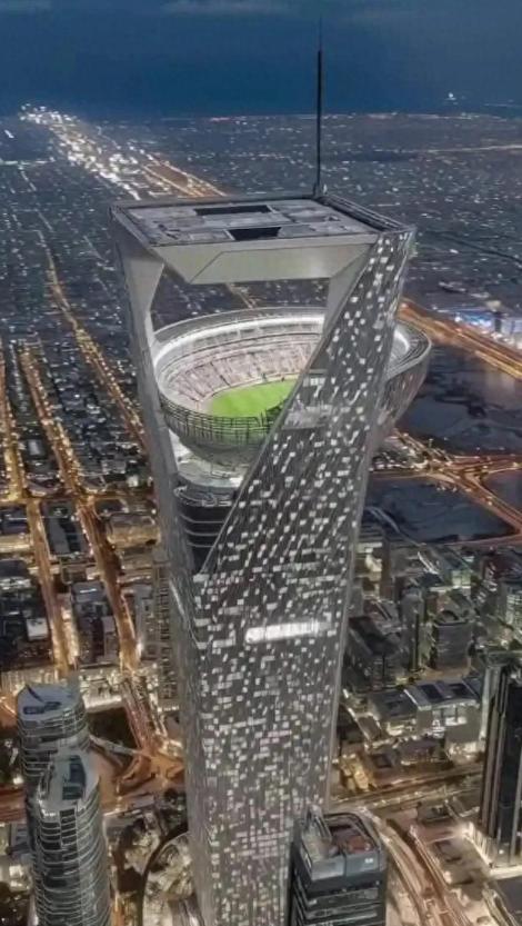 太疯狂了！沙特拿下2034世界杯举办权后，准备在350米高空建足球场！能容4.6