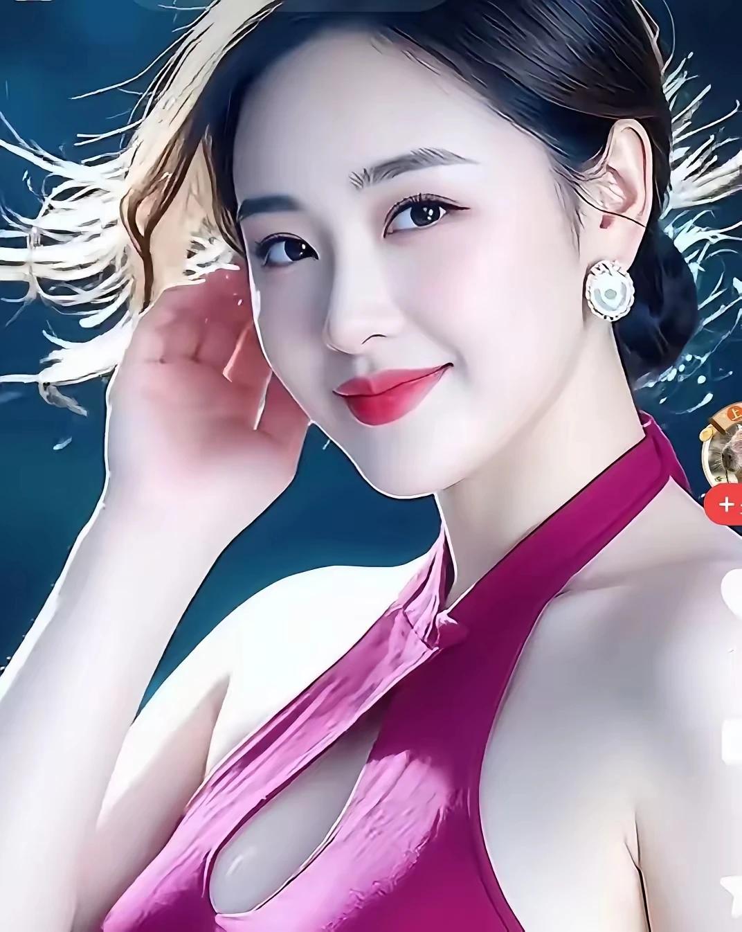 微笑春风最温柔，
感动人间万心头。
胜过千年老窖酒，
温馨甜蜜解烦忧。