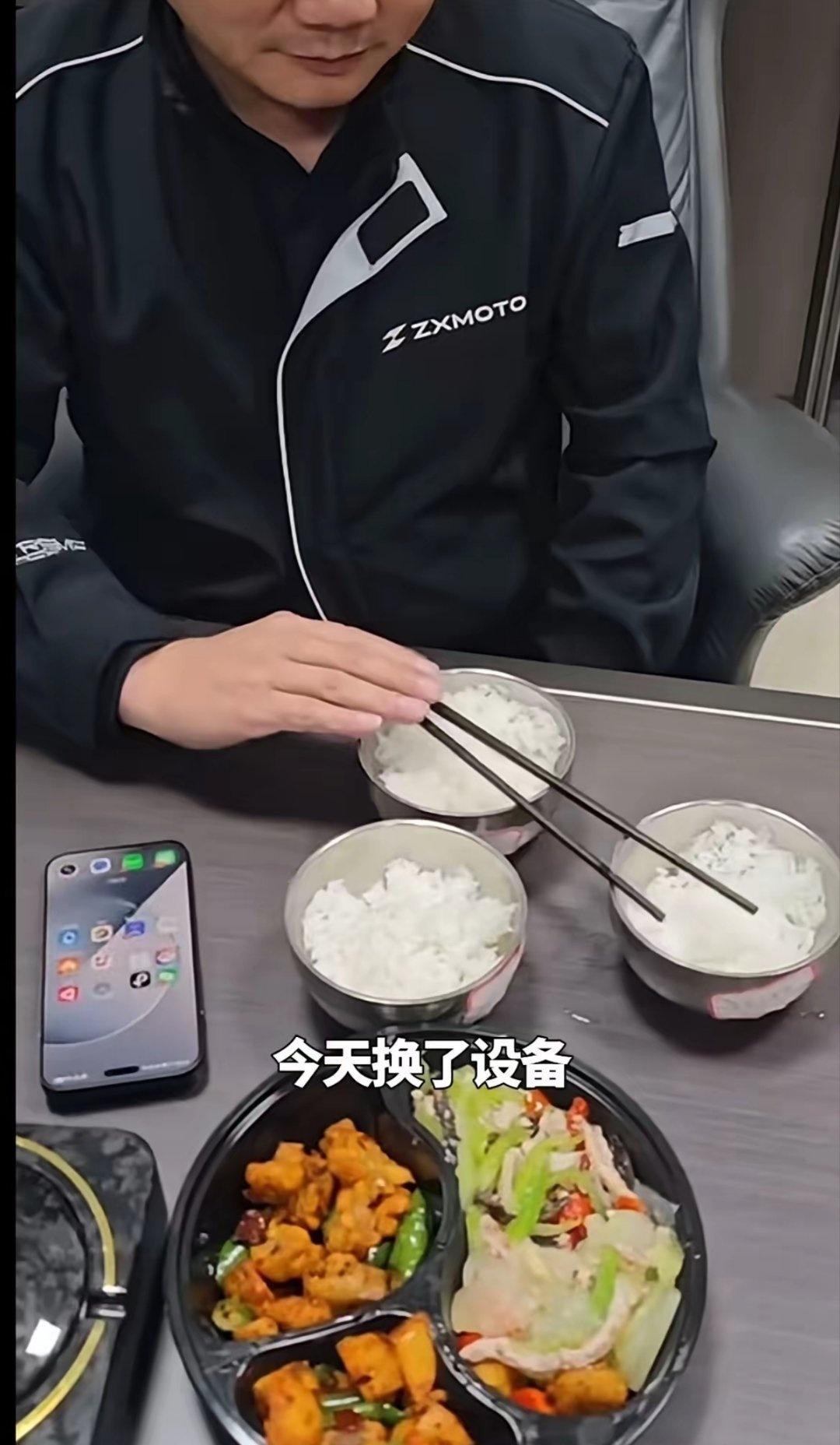 雪哥，电摩现在也就这样了，最重要的你知道是啥？把声音搞出来，晚上就是要吵到整个小