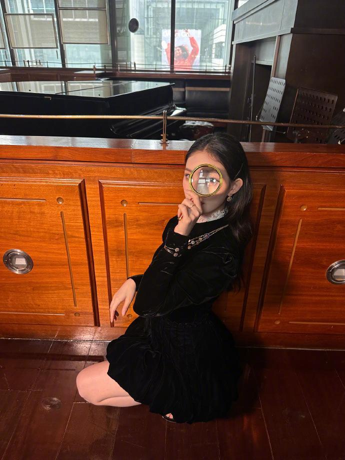 #林允千金风live大放送##林允复古千金风look# 林允的复古千金风造型，如