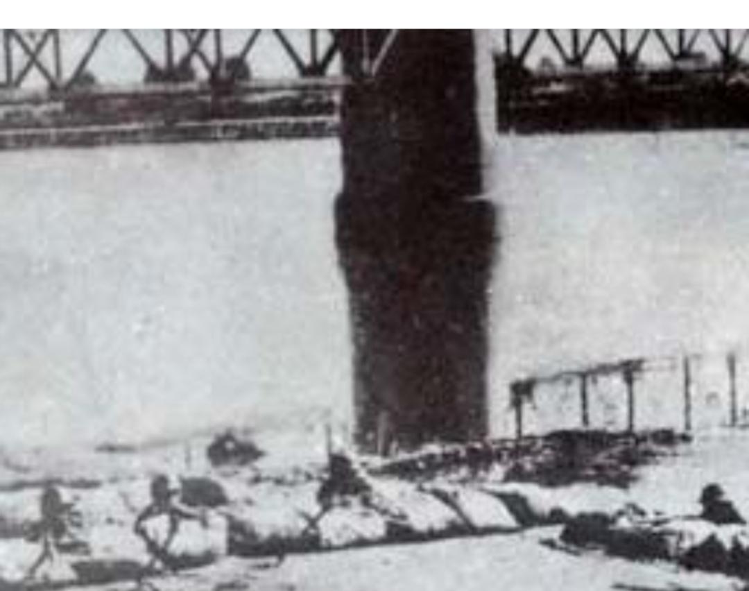 1931年9月18日，沈阳北大营的炮声，炸碎了东北军的胆。张学良一纸“不抵抗”命