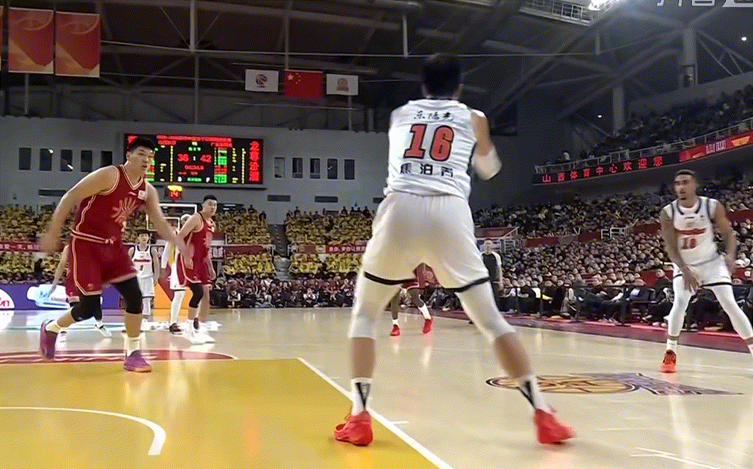 今晚应该是焦泊乔开赛以来最硬的一场！禁区连续冲击刘传兴造杀伤山西男篮vs广东男篮