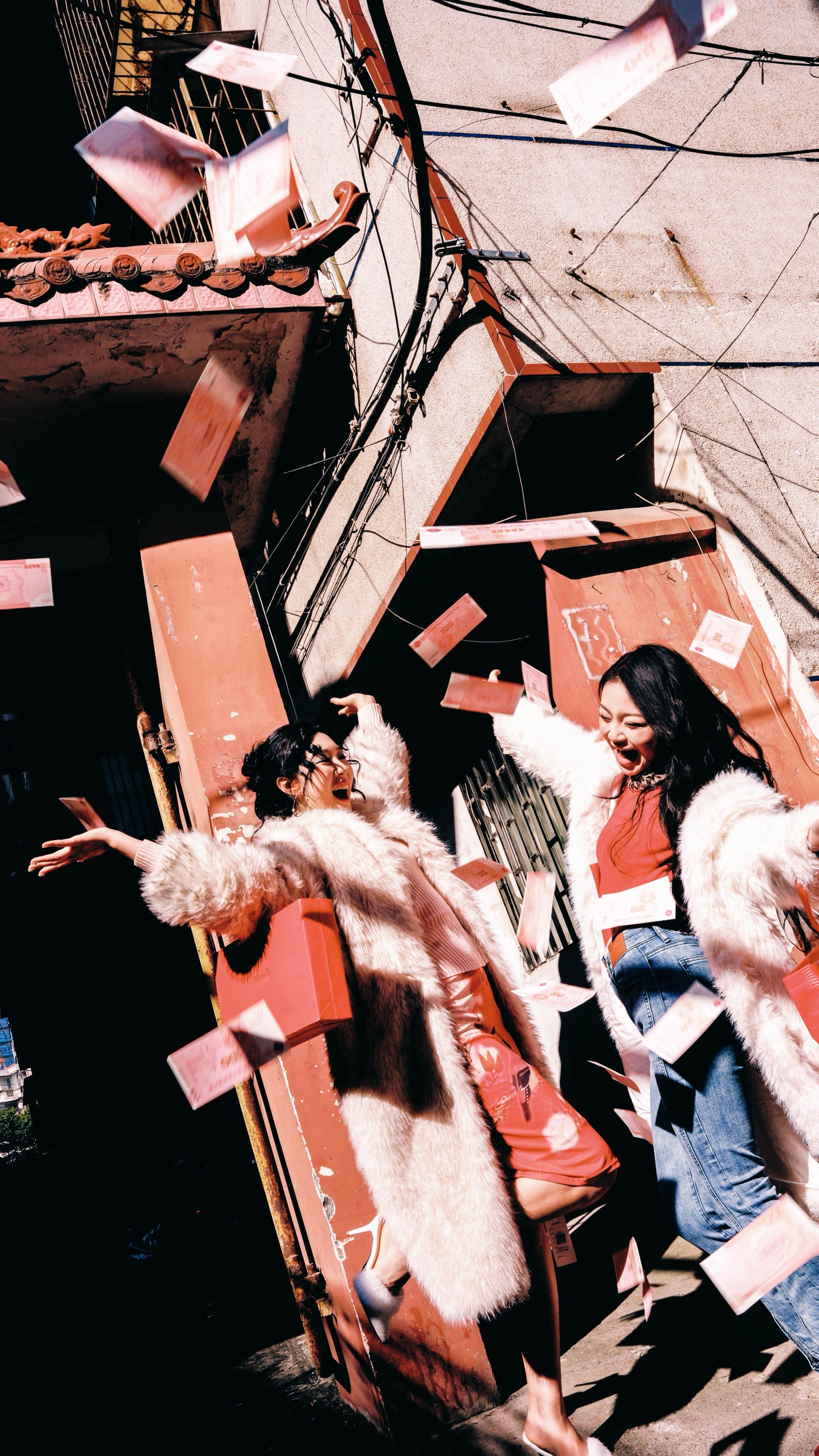 最早一批回家过年的小姨们。