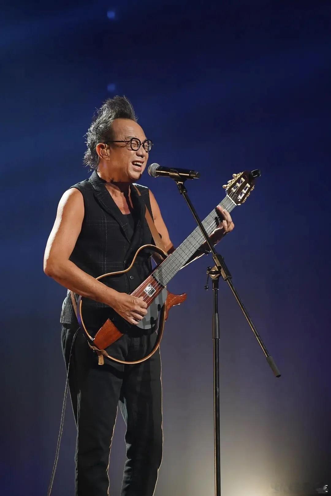 歌曲《你把我灌醉》原唱黄大炜去世 61岁歌手黄大炜去世，外公是张学良弟弟；此前曾