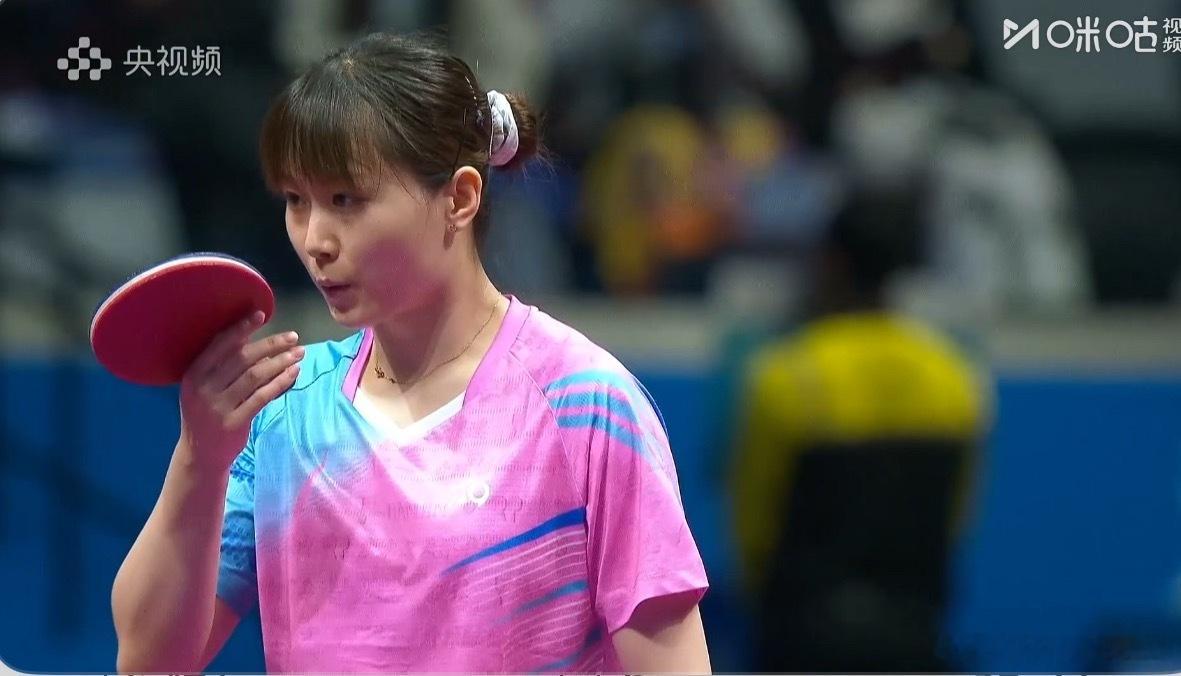 刘炜珊2-2范姝涵0-2追上来的 范姝涵心态大崩虽然周倩婷打王曼昱肯定没胜算但是