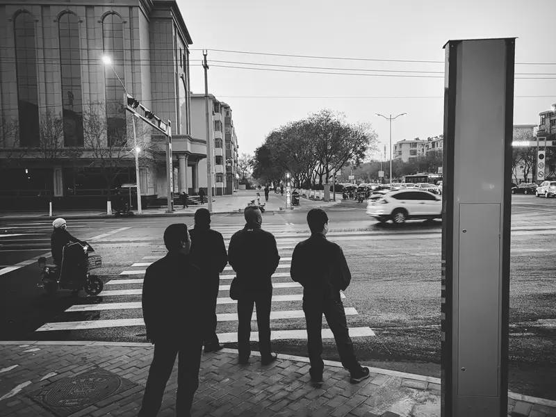 一个小感悟：弱者恶意或诡意利用规则，占强者的便宜，是走不通的。

规则，终究低于