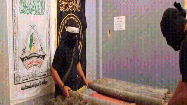 4月28日，巴勒斯坦抵抗武装杰哈德下属的“圣城旅”，向巴勒斯坦加沙附近的，以色列