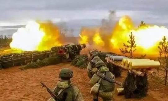 仗打了1000多天，美国终于发现不对劲：原来中国三年前就选对了，一场本以为会速战