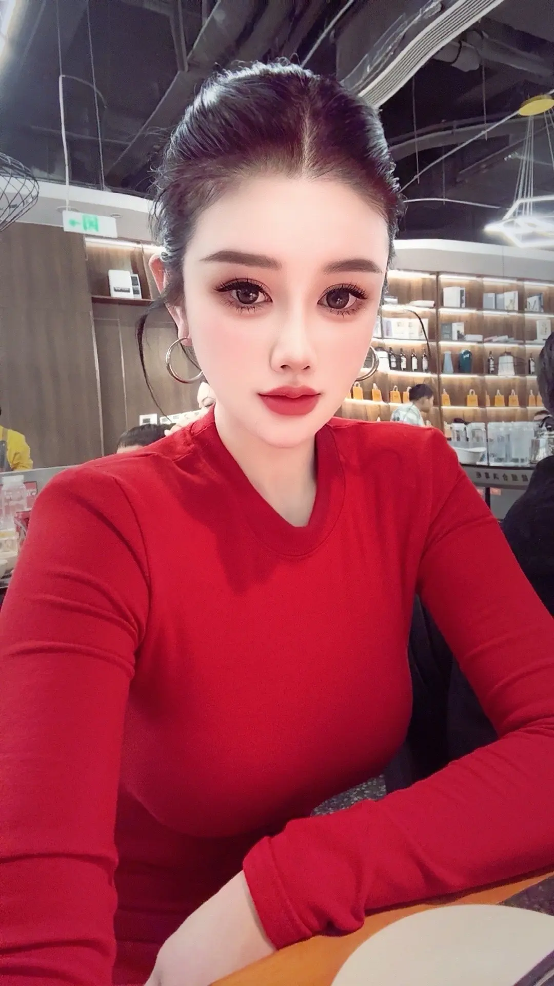 “在自己的时间里 独处 深耕自己 向上生长 做更好的自己”