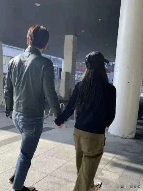 其实rain在韩国那么多年，虽然他现在不如以前顶流时期那么火爆，但是他在韩国地位
