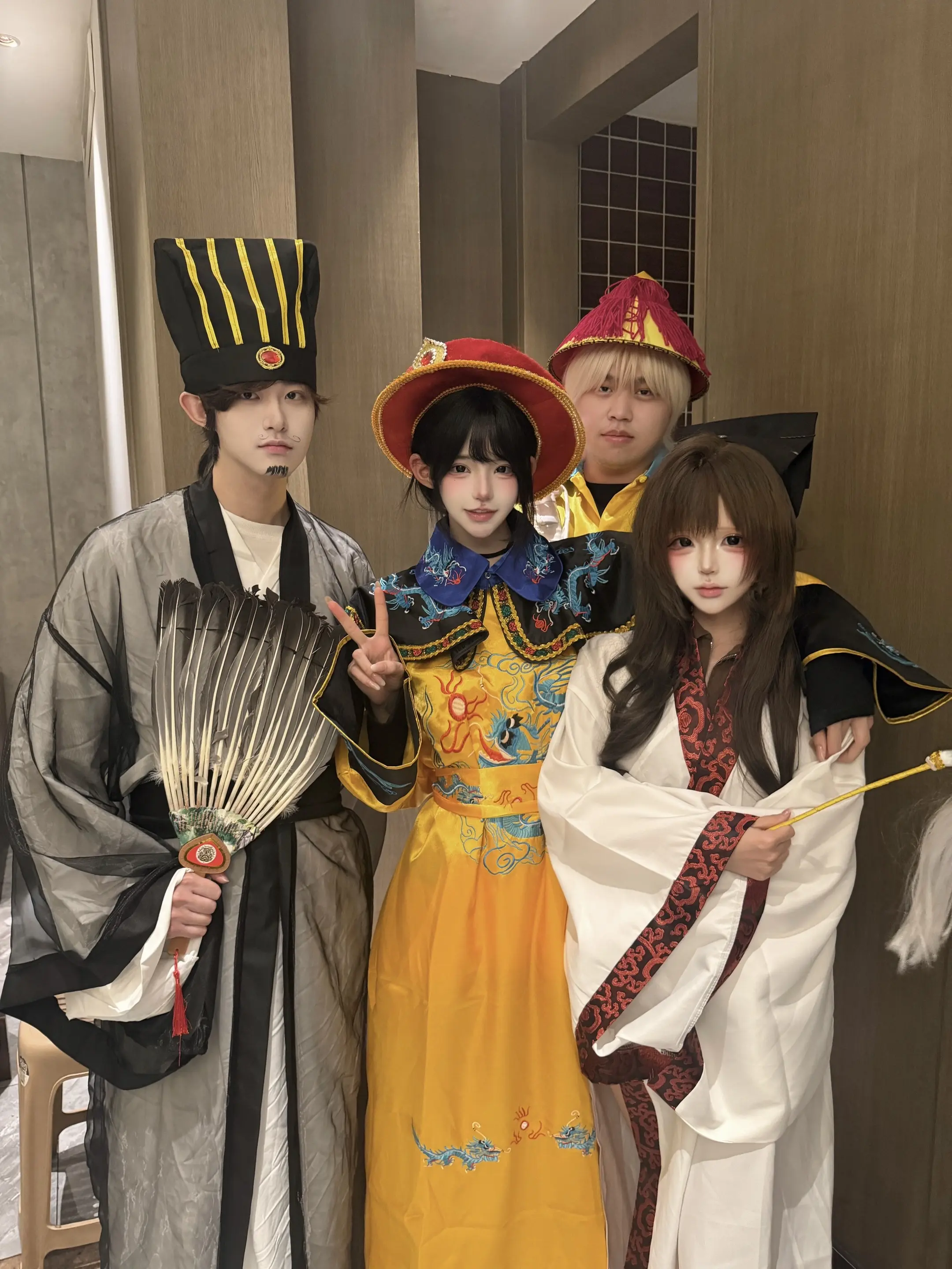 生日会堪比荒野行动大厅