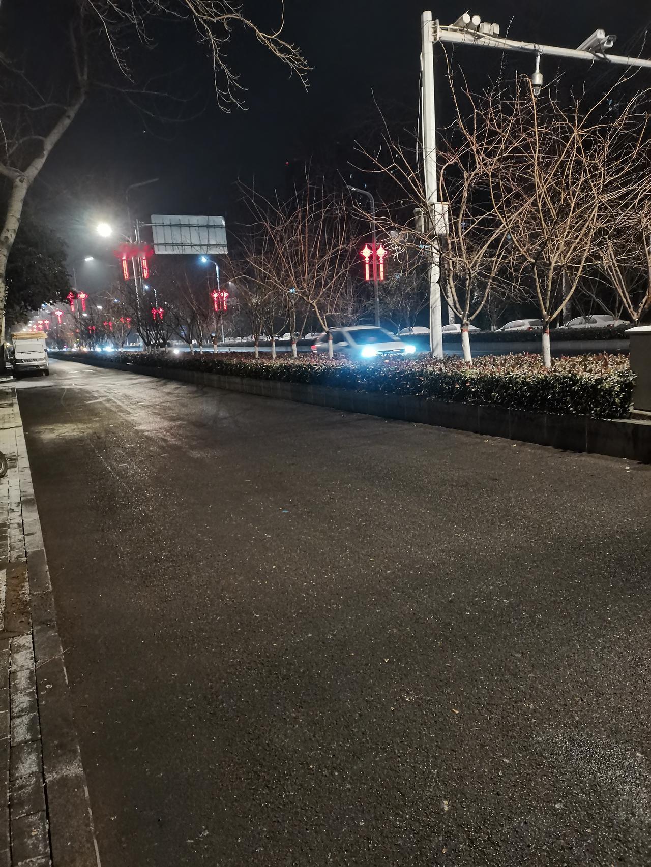 安阳降雪、降温了。出门注意安全！