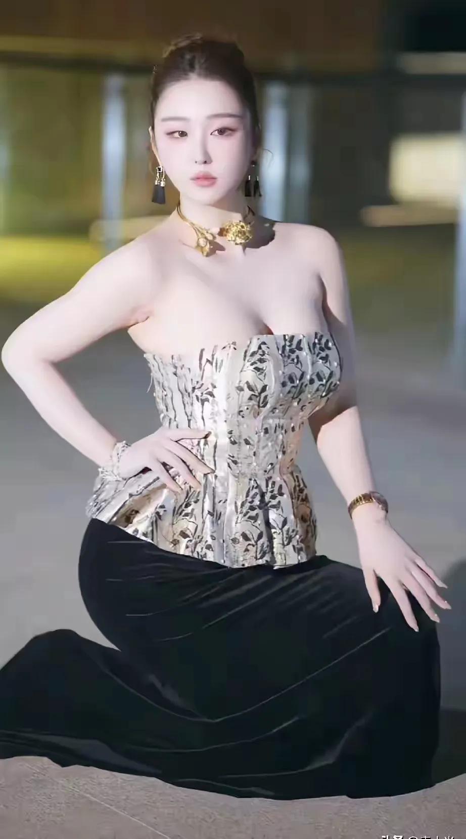 难怪微胖型能够成为选美冠军呢？
这近日的世界小姐中国区的总冠军崭露头角，那就是来