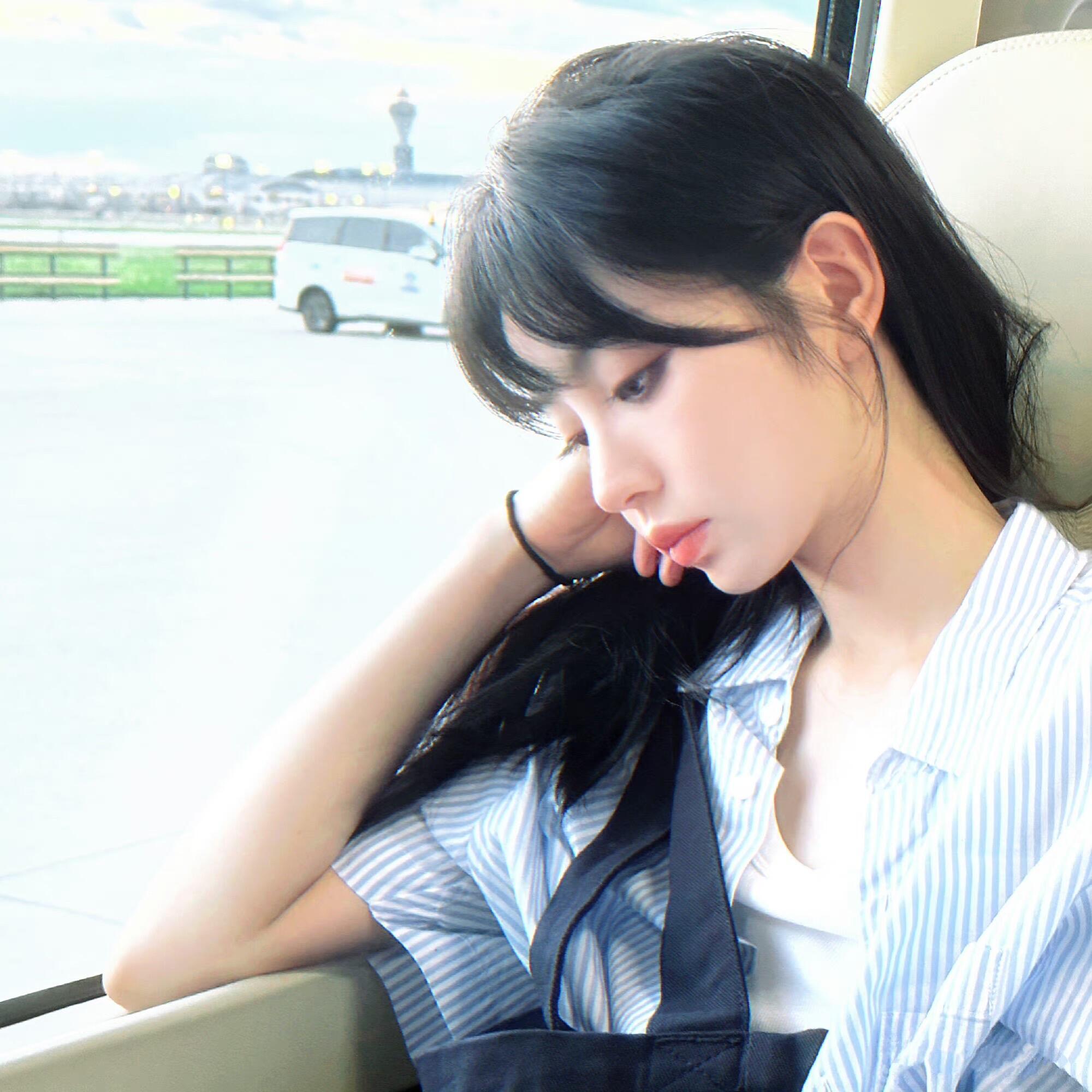 田曦薇  田曦薇是刘海黑长直最权威的姐姐这就是传说中的完美学姐吧！！ 