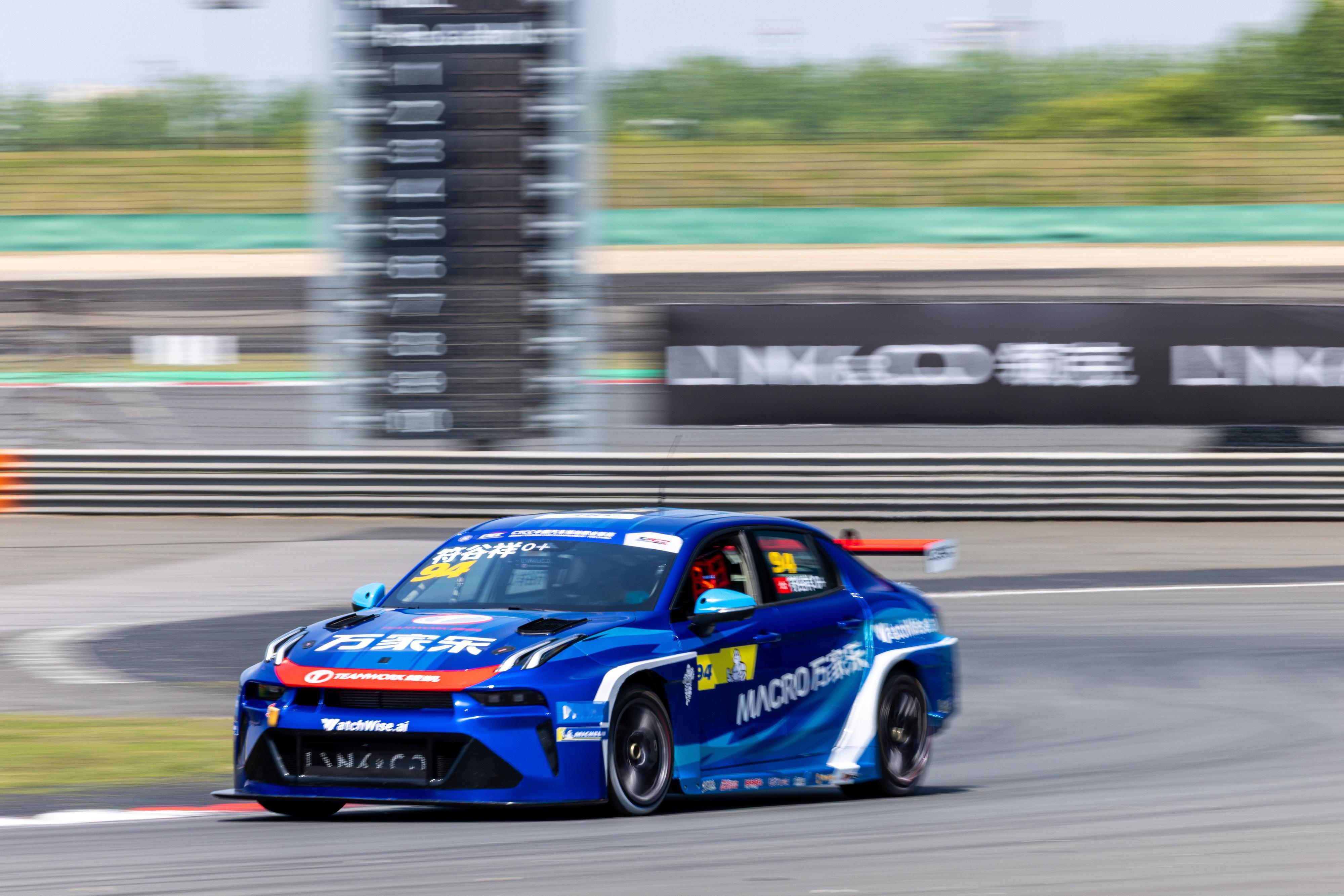 售价140万的最贵领克首批交付北京车展和上海赛车场，领克用一个周末上演了一场“双