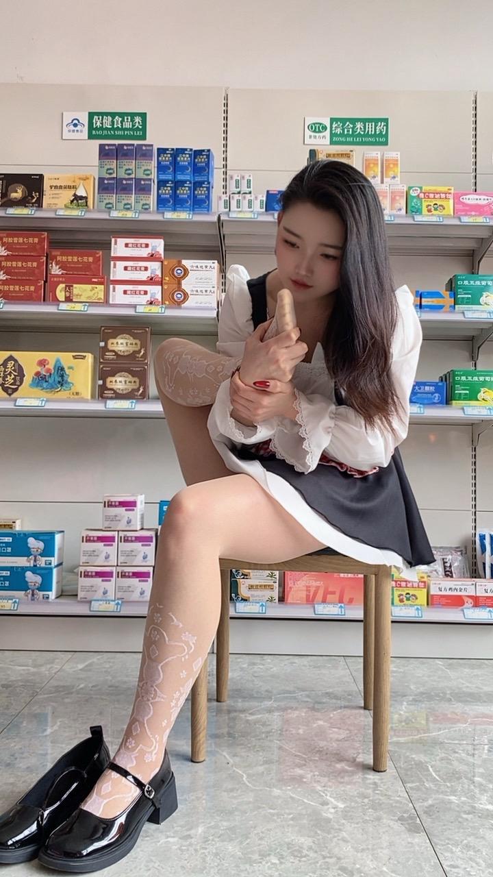 谁还不是小腰精 御姐风细跟高跟鞋太绝了 美女老板娘日常 是你的理想女朋友吗 我的