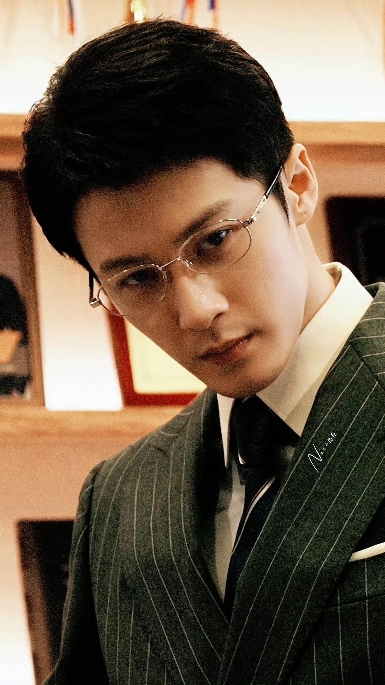 李淇一款高敏脆弱的漂亮社畜男看完檀健次《震耳欲聋》belike：我的老天奶啊！檀