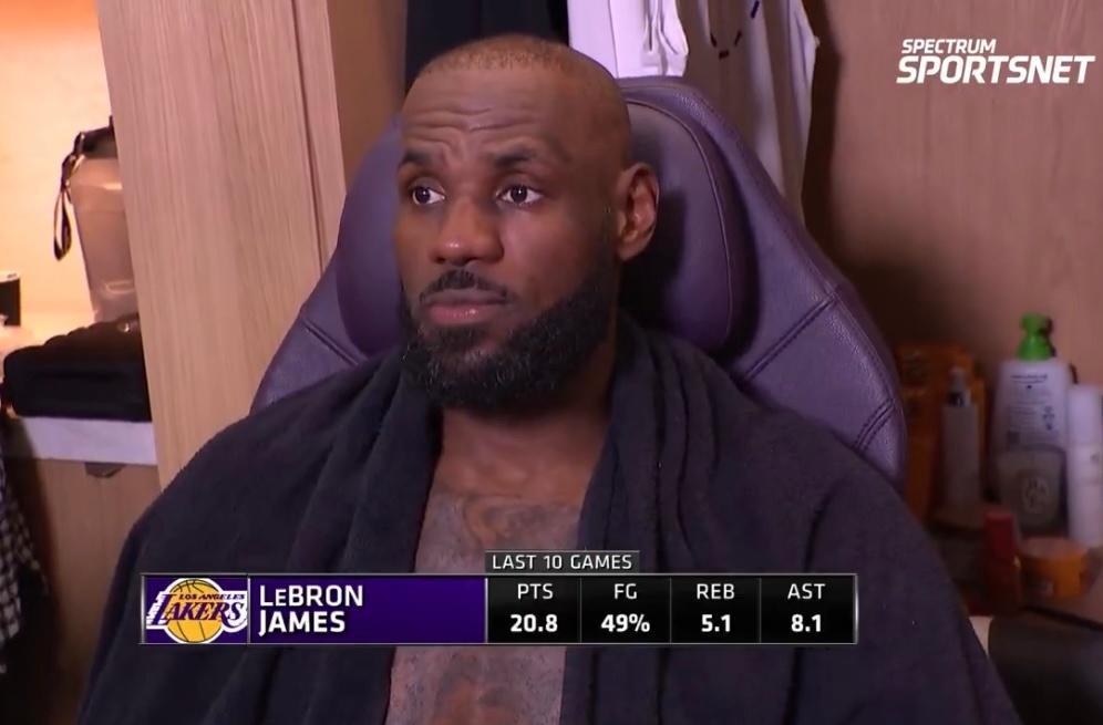 我感觉如果本赛进了季后赛与上赛季季后赛打法是不变的，最大的变量是多一个艾顿。湖人