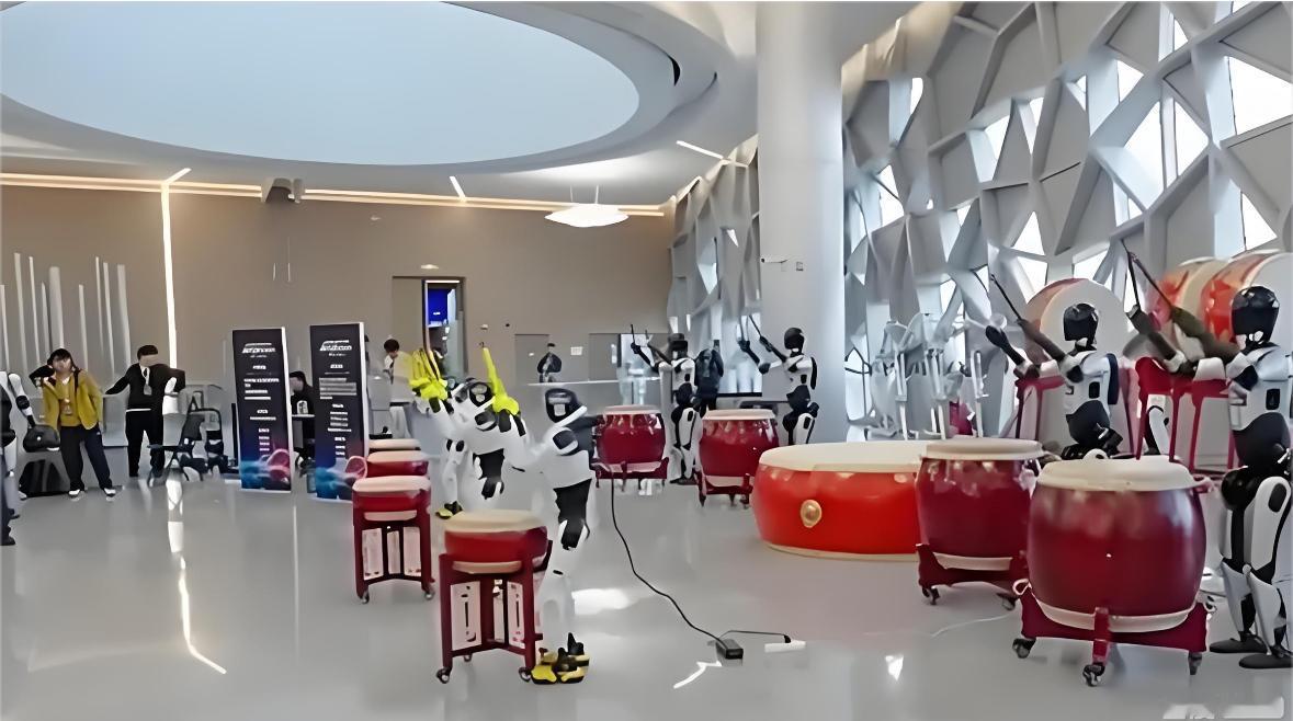 国内机器人租赁市场告别此前狂热，迈入理性发展期，价格显著下降。基础款具身智能机器