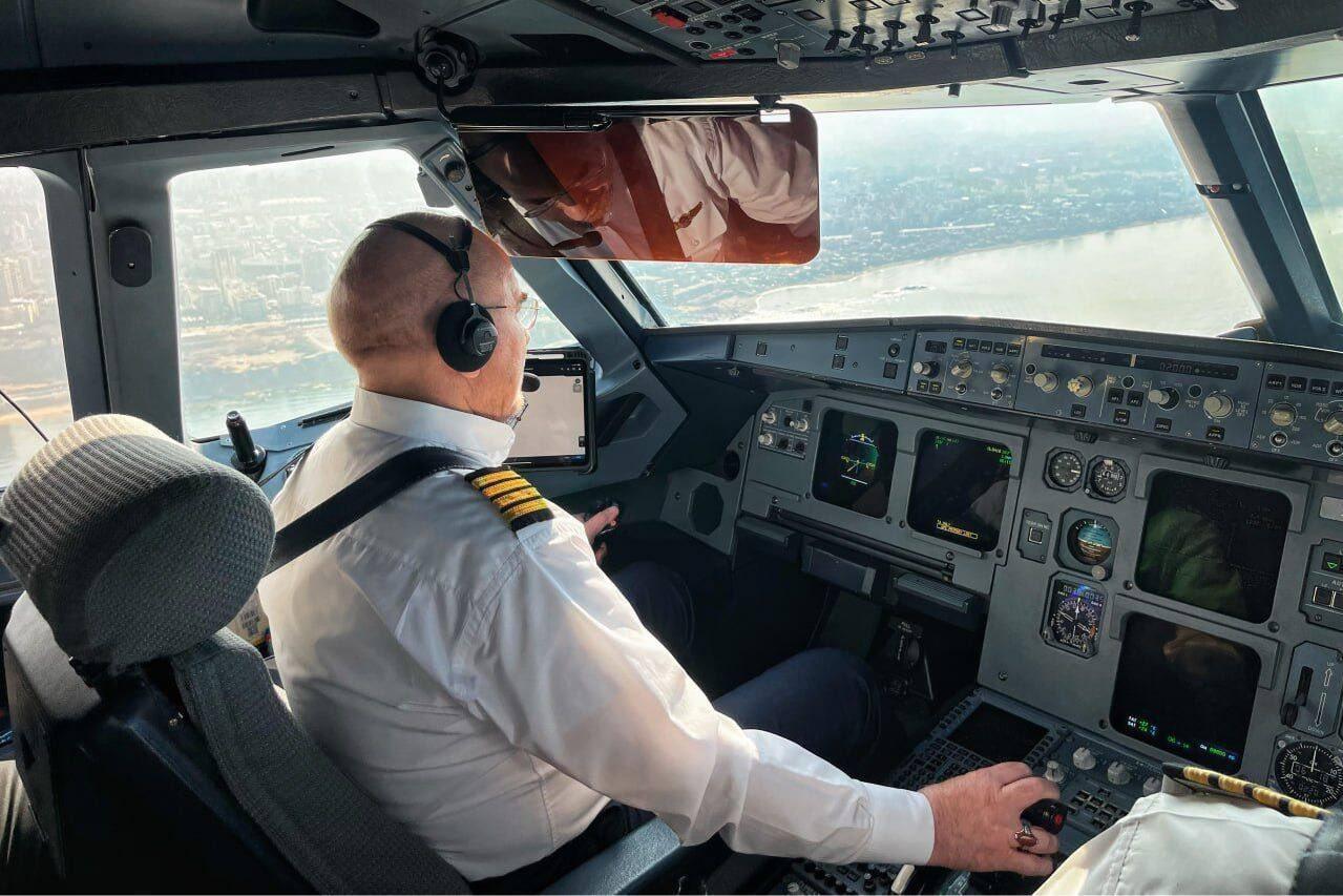 伊朗人对谈判代表团团长卡利巴夫寄予厚望，把他描绘成给伊朗命运这个航班执飞把舵的机