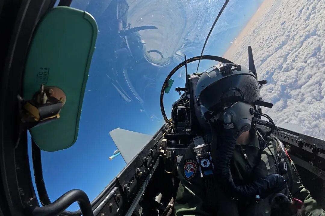 南战空军猛龙开创了我国自主3/4代机先河，功勋卓绝！现在居然都要靠边站了…总感觉