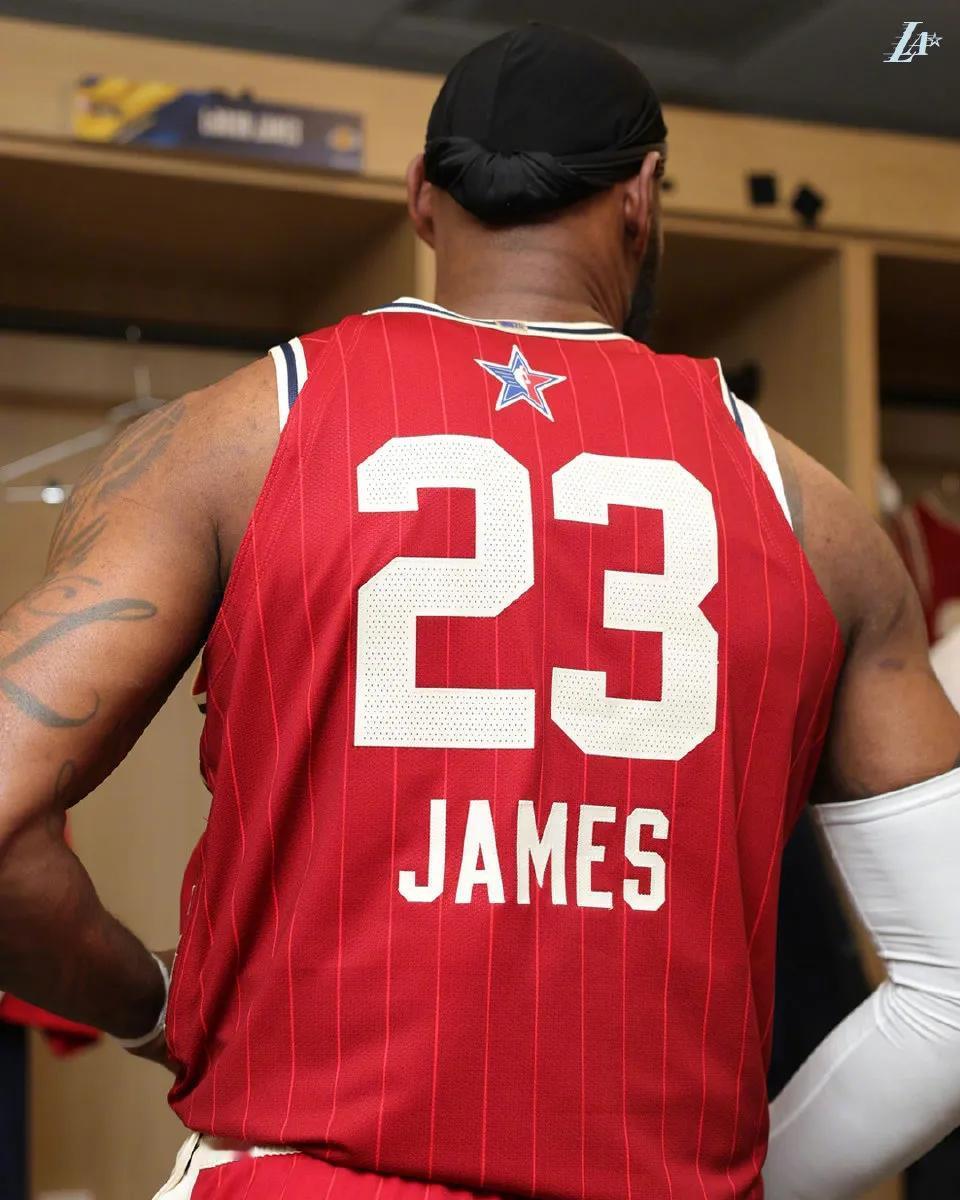 NBA第一明星来了！活着的传奇，LBJ。