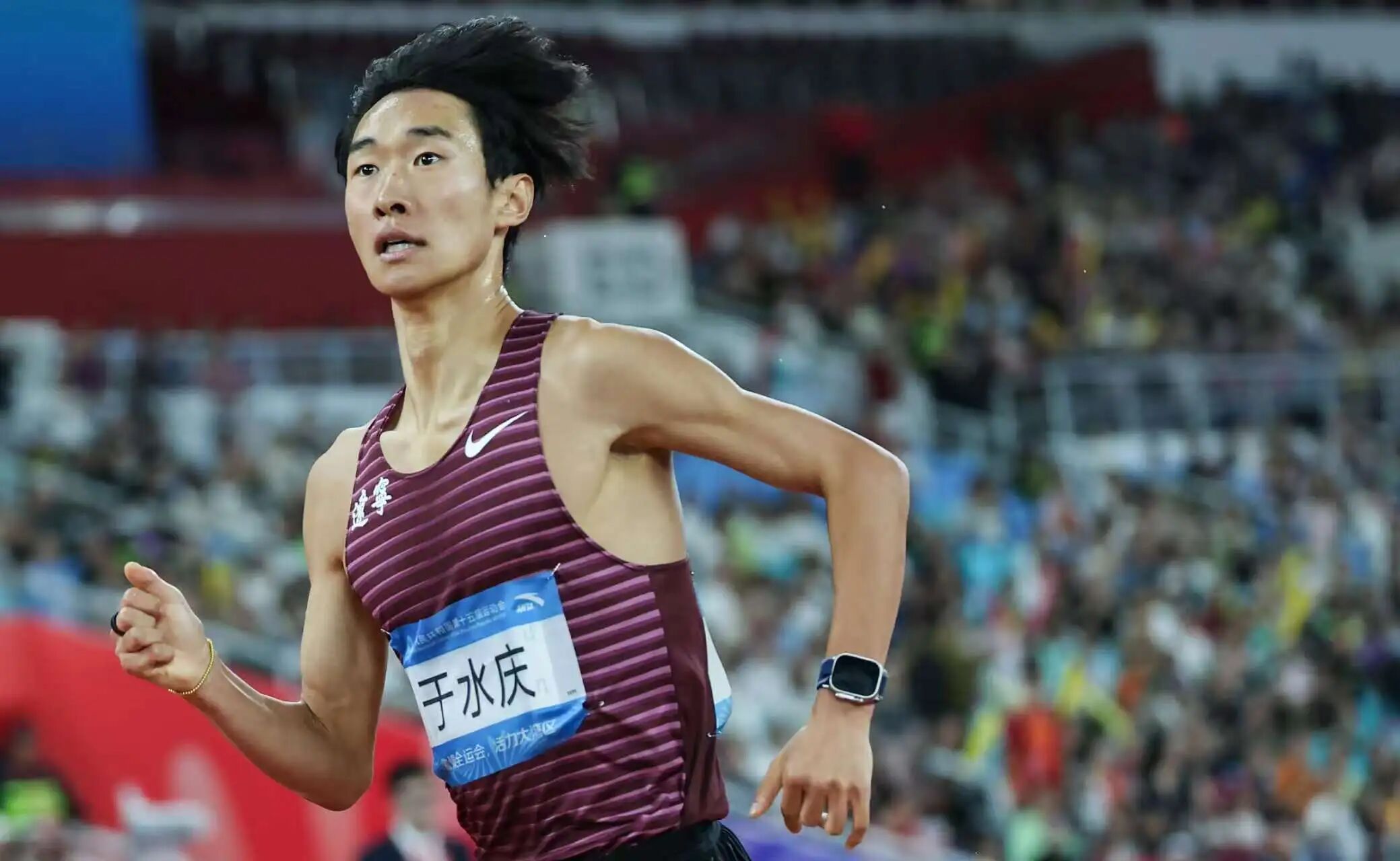 11月18日晚，在十五运会田径男子5000米比赛中，辽宁于水庆以13分36秒89