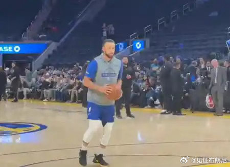 这不是纯表演型人格吗？科尔：库里公开进行训练是有意为之，向球迷展示他想回归。 