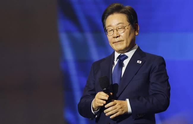 李在明完成复仇，曾将多名总统送进监狱的韩国监察厅栽了，风光78年后走向消亡！
