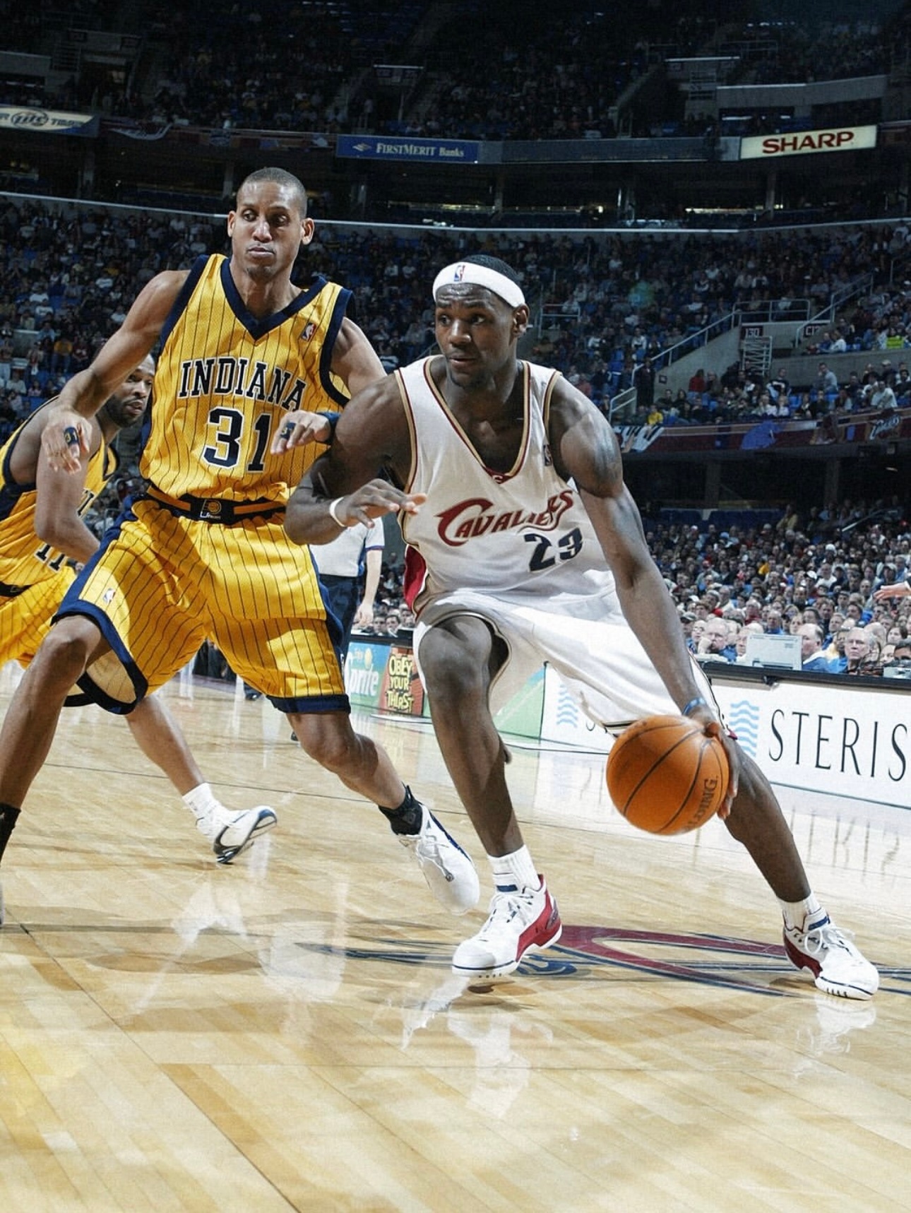 NBA官方晒图：詹姆斯已经与联盟历史上36%的球员交过手！ 