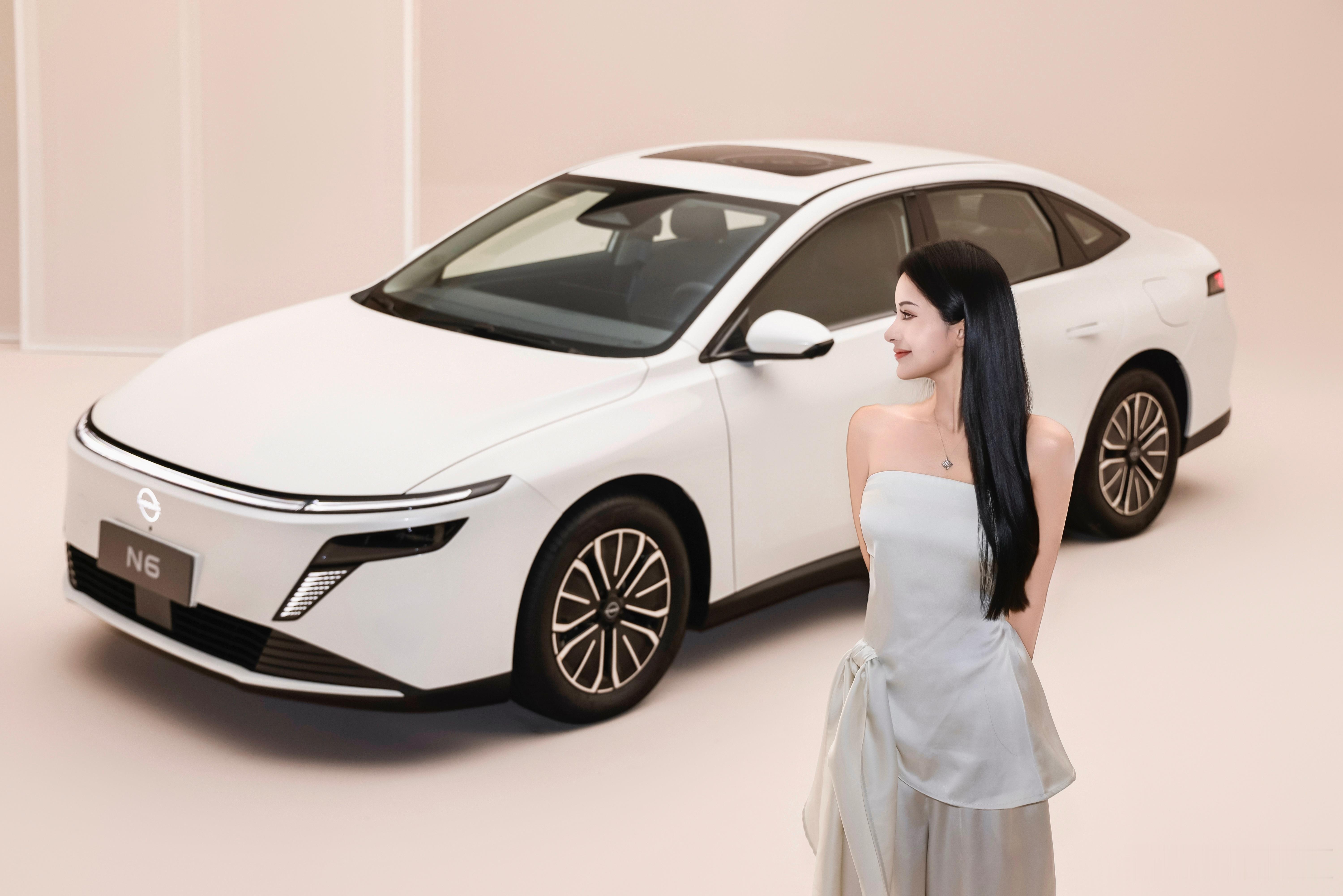 N7的弟弟来也！开启预售！我沙发厂又增一名有颜值还贴心的生活大管家！10.99万