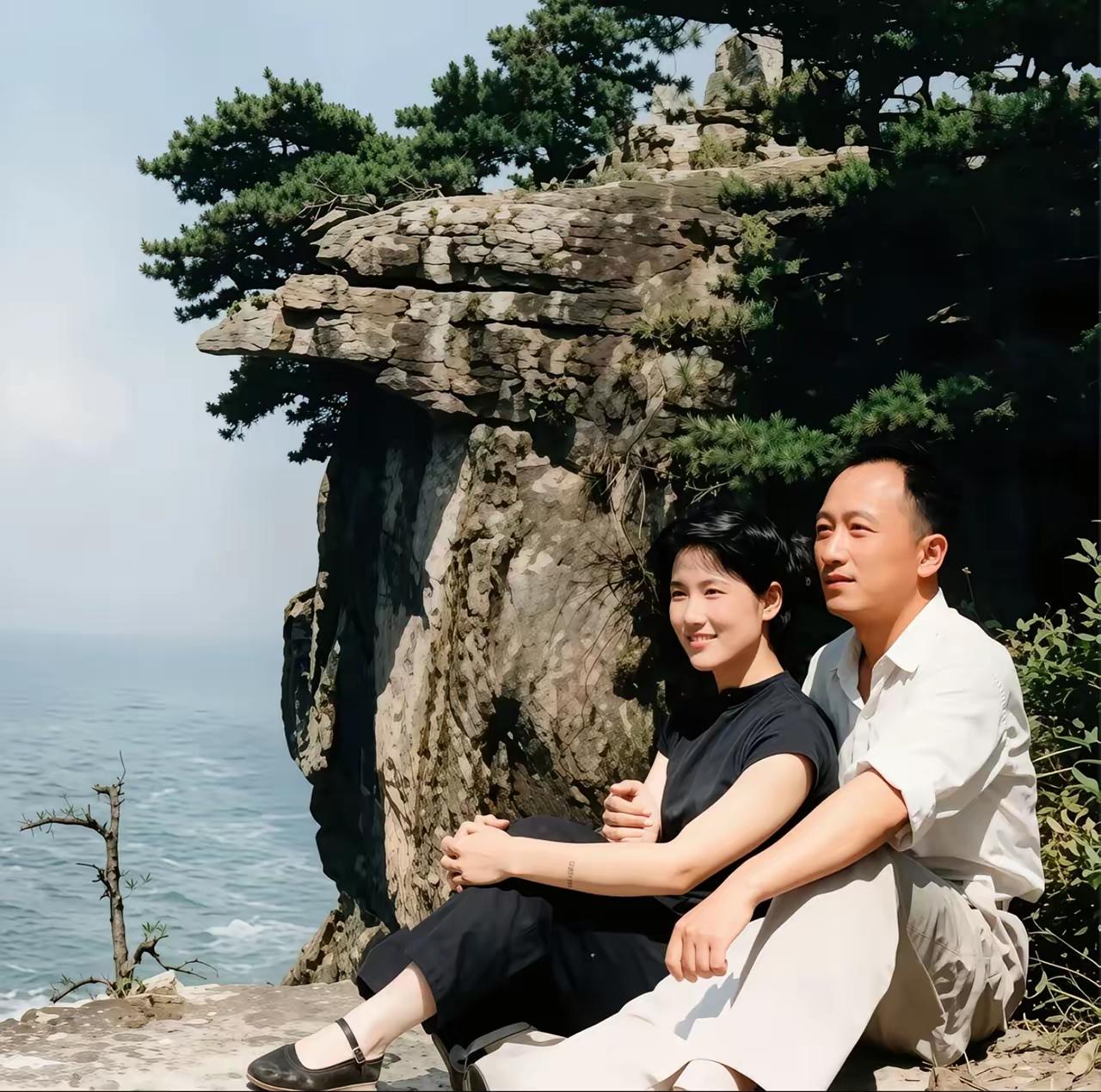 一对德艺双馨的艺术家，一生相濡以沫、白头到老。