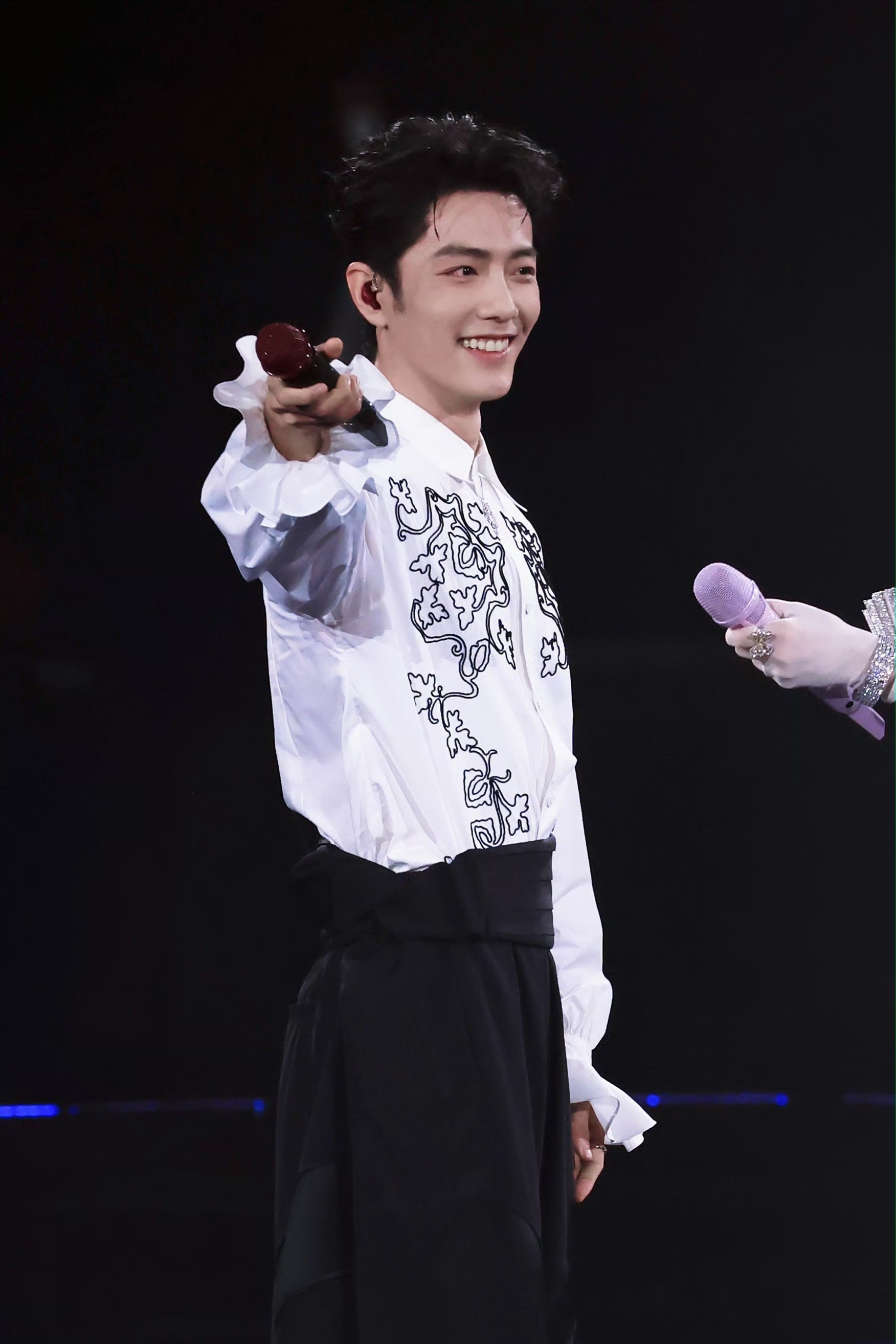 我抖音每天:那姐唱得好不好听！那姐美不美！ ​​​