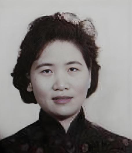 1975年，台湾首富的妻子杨娇，因受不了丈夫出轨，毅然放弃豪门生活，带着3000