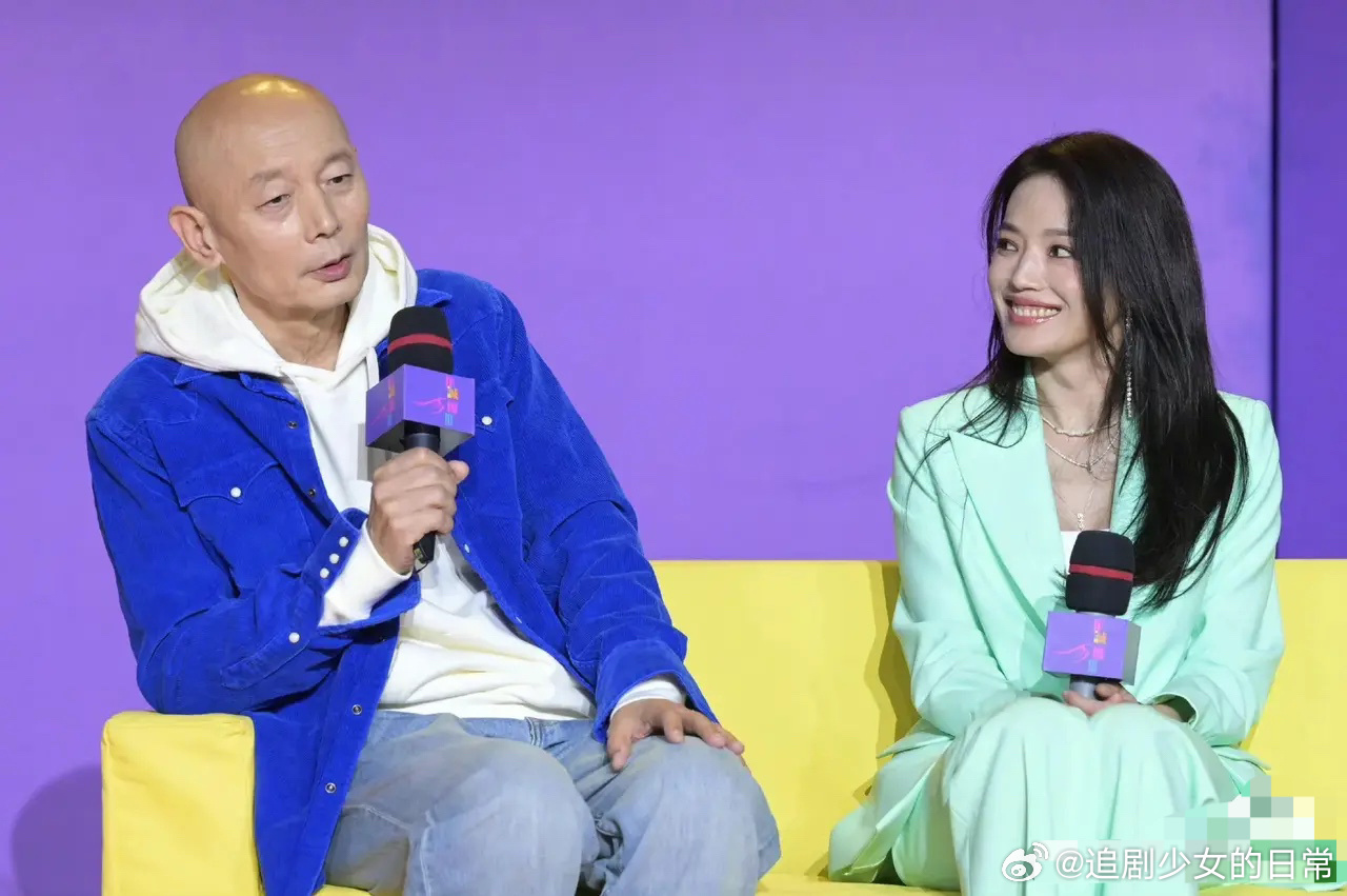 葛优这次和舒淇三搭电影《非诚勿扰3》，就跟冯小刚导演一个要求，谈恋爱的戏要避免肢