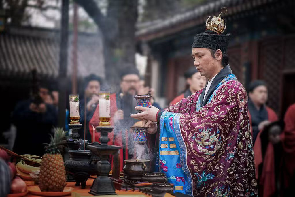 民俗多听肖老道 洒净，又称荡秽科，每场法事开场必先荡秽洒净。科仪中认为坛场周遭，