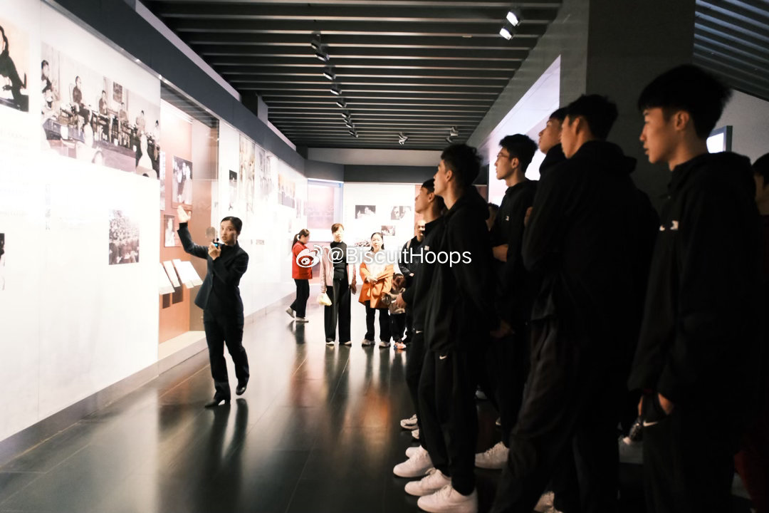 2026年4月3日上午，中国U18男篮全体人员走进四川广安邓小平故里，开展爱国主