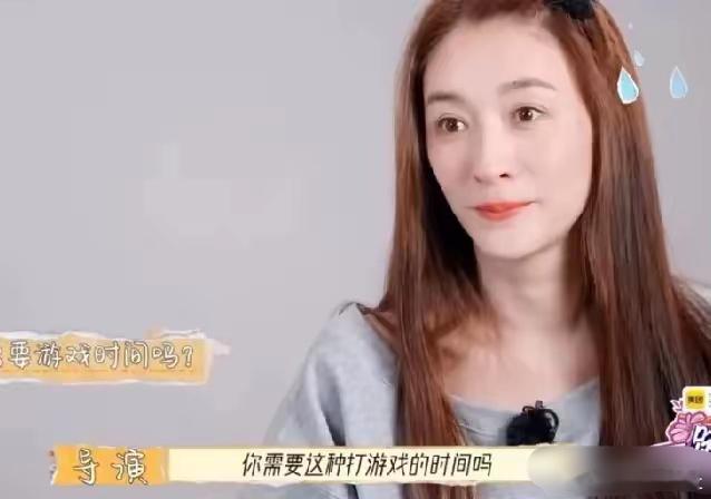 李小冉参加《一路繁花》节目的录制，唯一的要求就是节目组要给她留出时间打游戏，因为