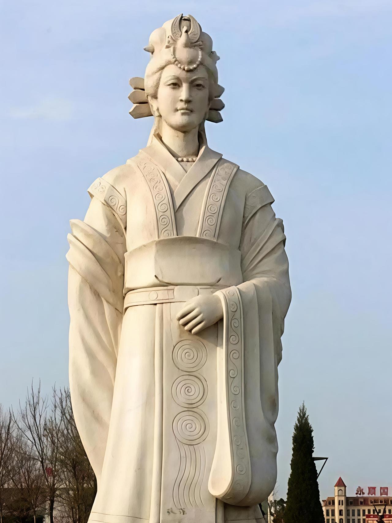 我纳闷为啥吕后给她儿子汉惠帝刘盈安排的皇后张嫣到死都是完璧之身?
我哥说吕后觉得